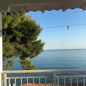 https://villa-maria-mola-kalyva.hotelschalkidiki.net
